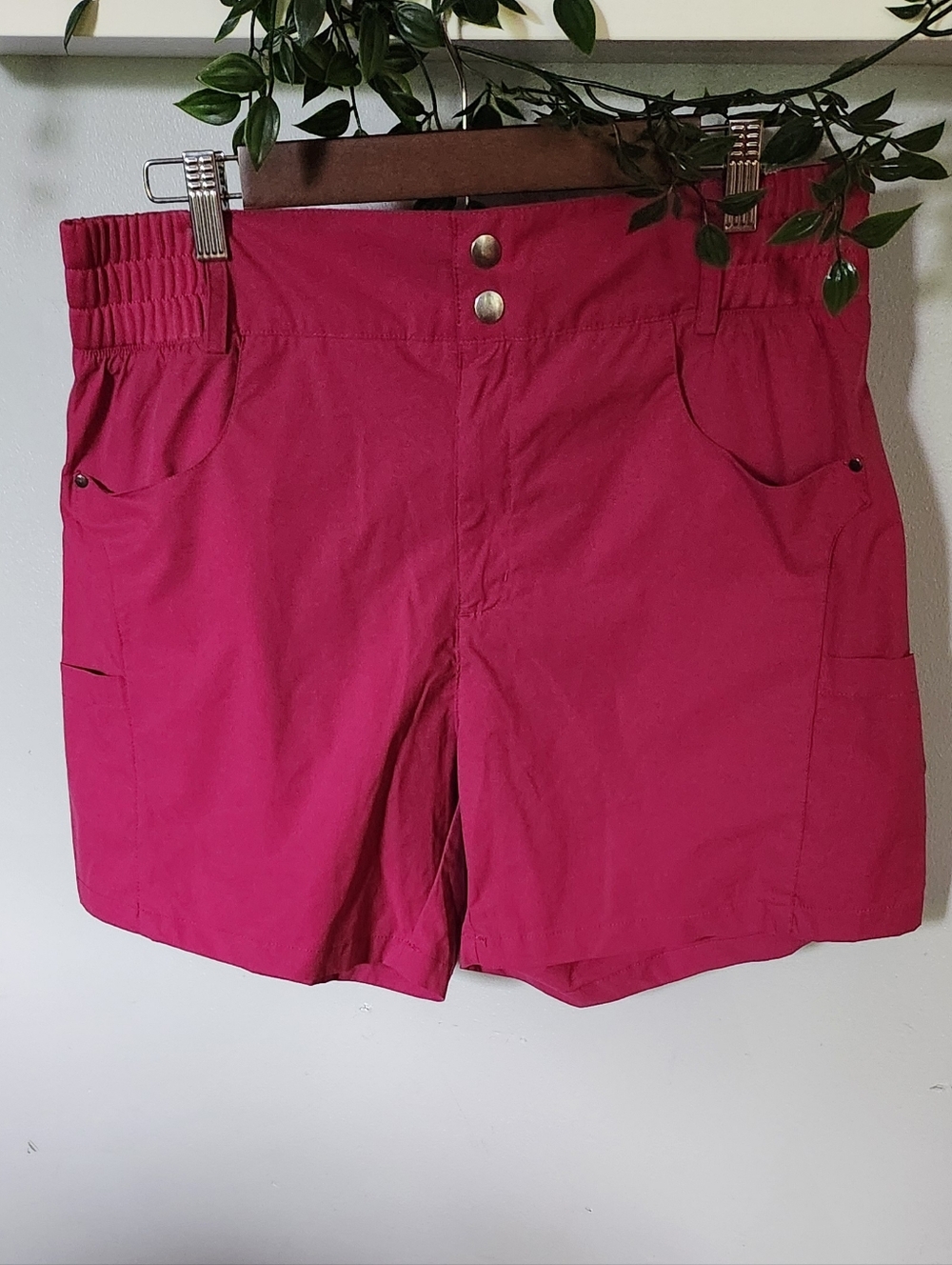 Athletic Shorts in Magenta with Elastic Waist